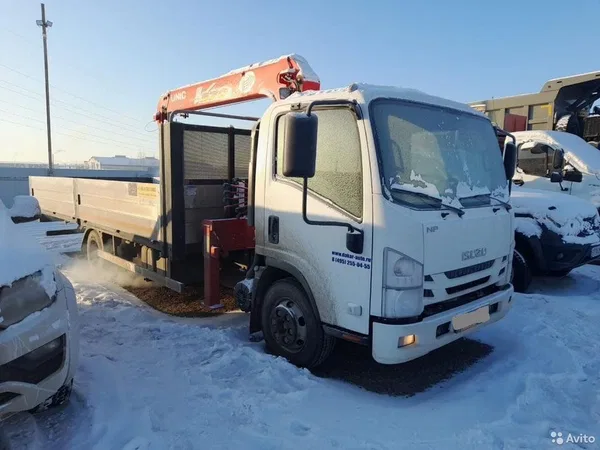 Бортовой грузовик с КМУ ISUZU NPR