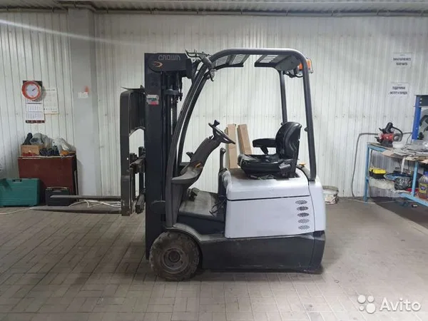 Вилочный электропогрузчик Crown SC3200