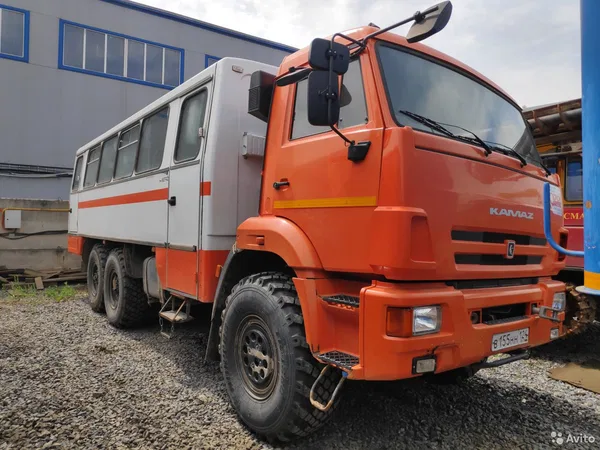 Вахтовый автобус НефАЗ 4208