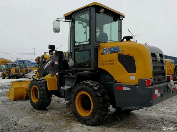 Фронтальный погрузчик XCMG LW180FV