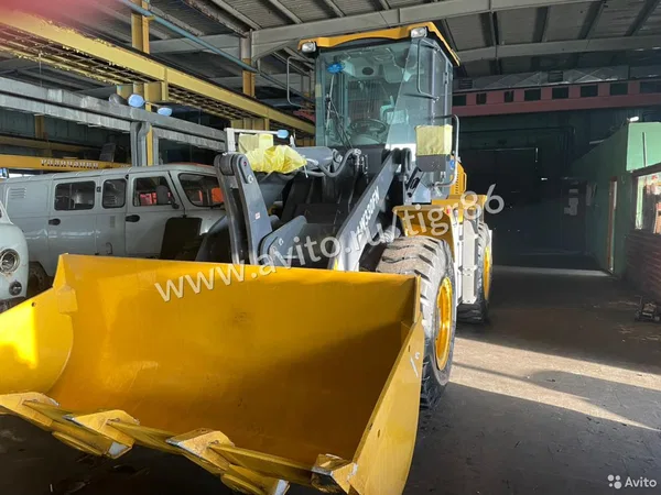 Фронтальный погрузчик XCMG LW330FN