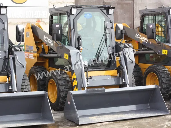 Мини-погрузчик XCMG XC740RU