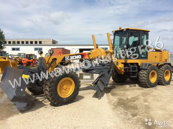 Автогрейдер XCMG GR215A