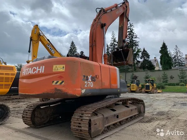 Гусеничный экскаватор Hitachi ZX270-3