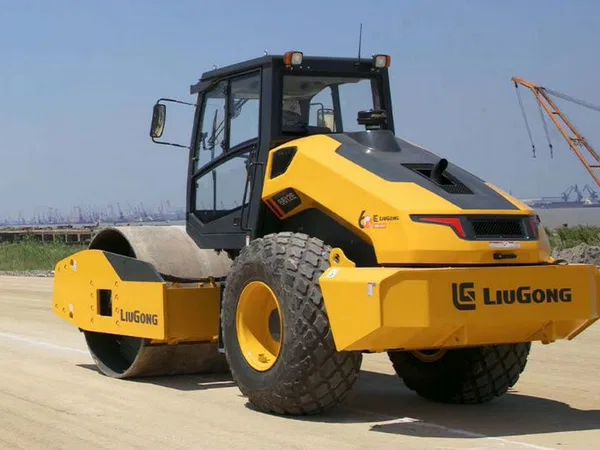 Грунтовый каток LiuGong CLG 6614E