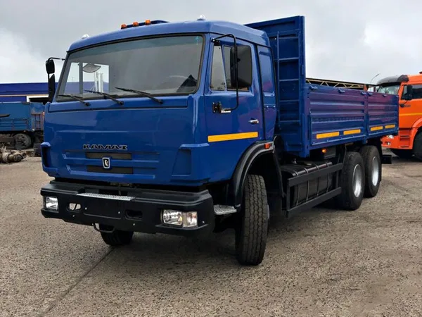 Бортовой грузовик КамАЗ 53215