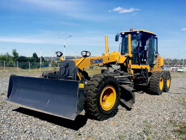 Автогрейдер XCMG GR165