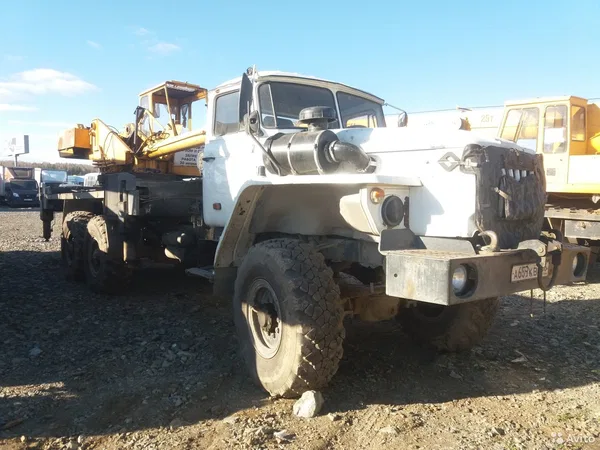 Автокран Ивановец КС-45717 на шасси УРАЛ