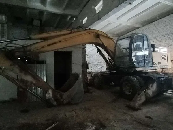Колесный экскаватор ТВЭКС ЕК-18