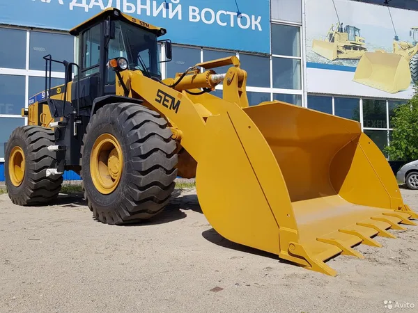 Фронтальный погрузчик SEM 653D