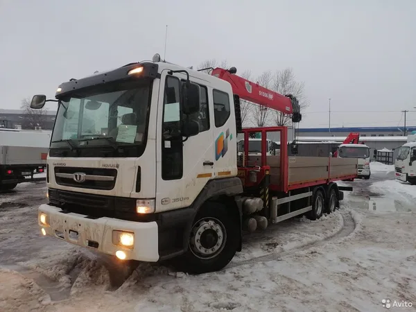 Бортовой грузовик с КМУ Daewoo Novus