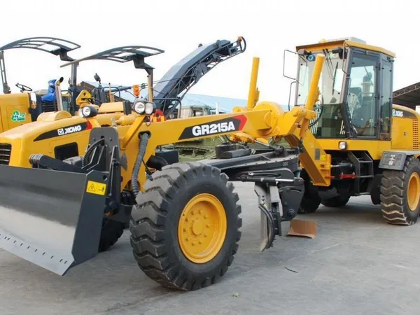 Автогрейдер XCMG GR215A