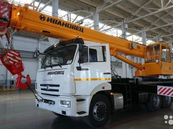 Автокран Ивановец КС-45717K-1В