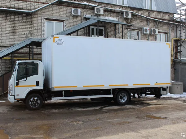 Промтоварный фургон Isuzu NPR75L-M