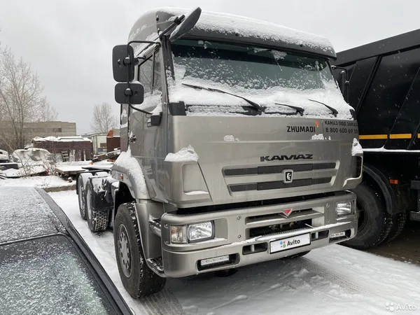 Седельный тягач КамАЗ 6460