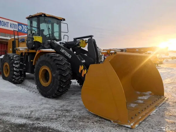Фронтальный погрузчик XCMG LW700KN