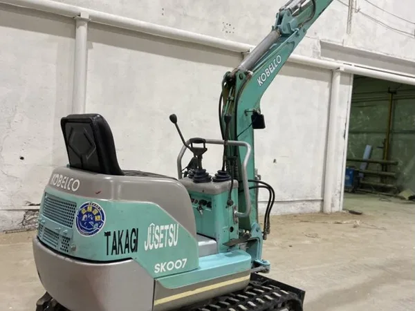 Мини-экскаватор Kobelco SK007