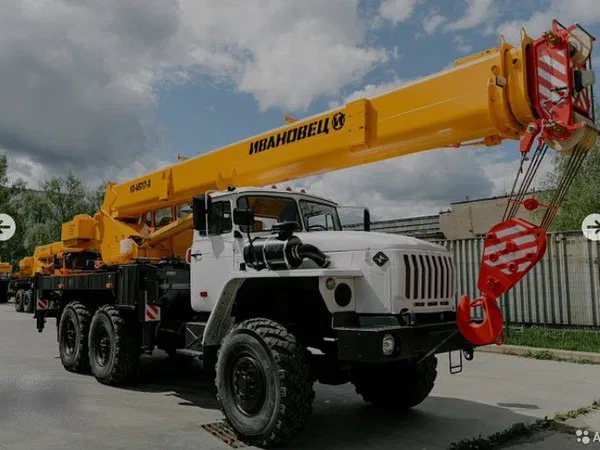 Автокран Ивановец КС-45717-3 на шасси УРАЛ 5557