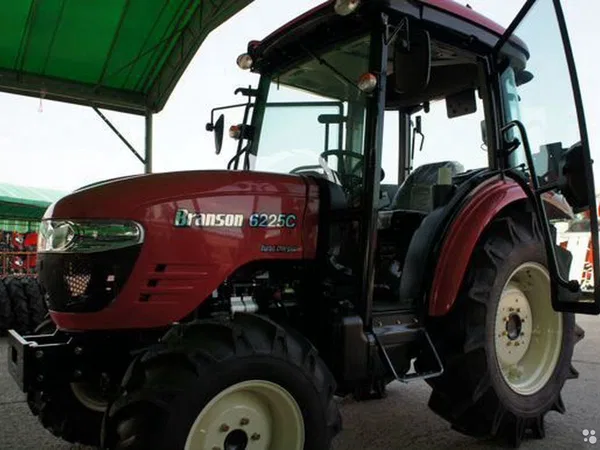 Трактор Branson 6225C