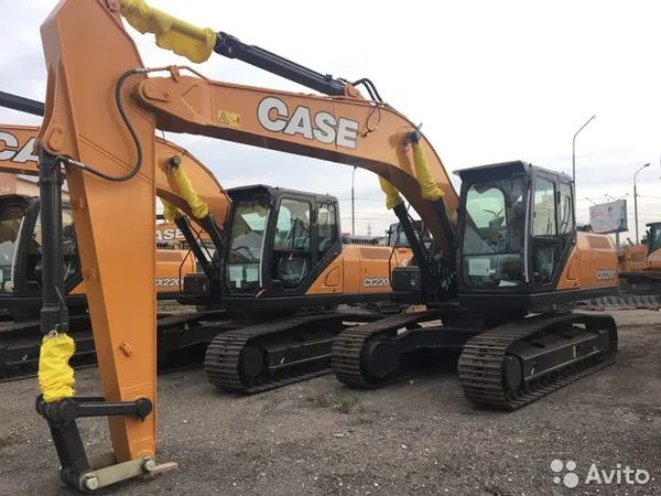 Гусеничный экскаватор Case CX220C