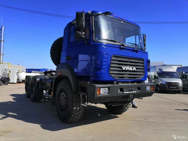 Седельный тягач Урал 6370