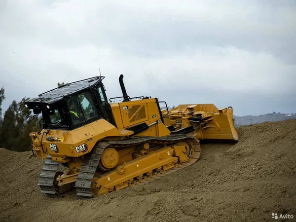 Гусеничный бульдозер Caterpillar D5