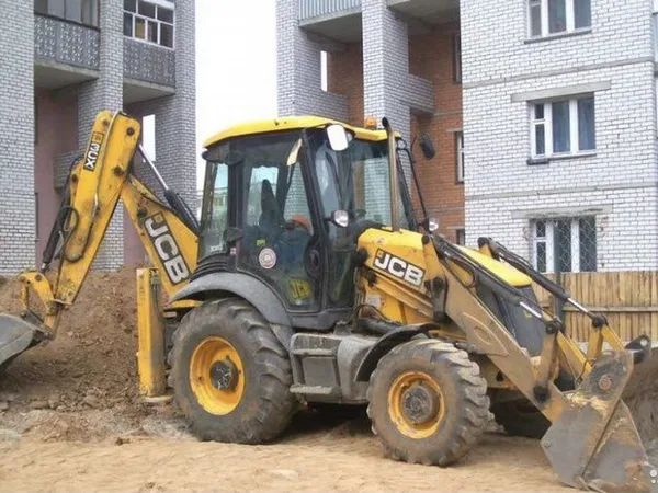 Экскаватор-погрузчик JCB 520
