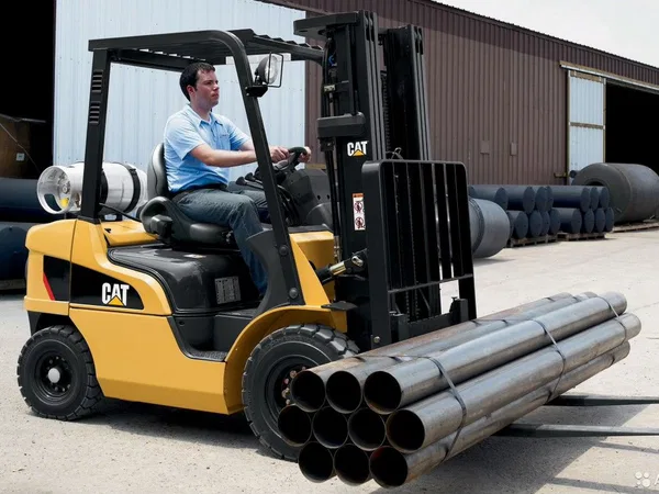 Вилочный погрузчик Caterpillar GP30NT