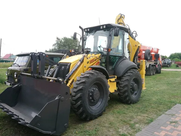Экскаватор-погрузчик New Holland B115B