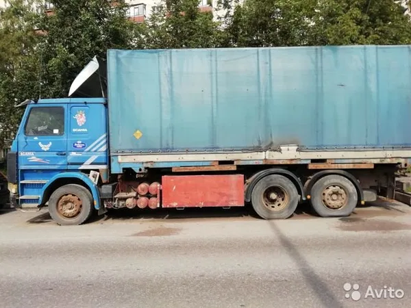 Тентованный грузовик Scania 113