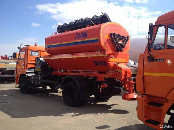 Комбинированная дорожная машина КО-806 на шасси КамАЗ 43253-3010-69