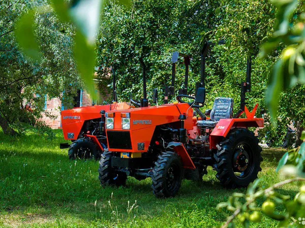 Мини-трактор Уралец 2204Б