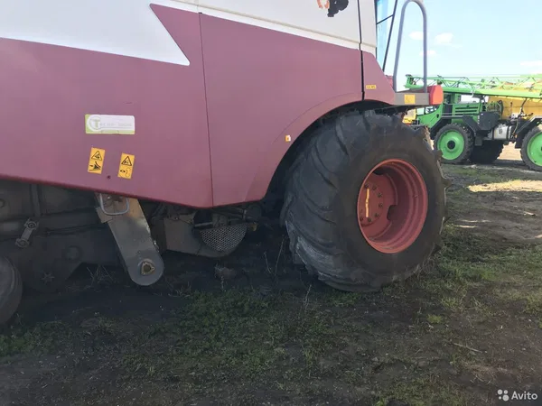Зерноуборочный комбайн Ростсельмаш ACROS 530
