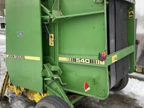 Пресс-подборщик John Deere 540