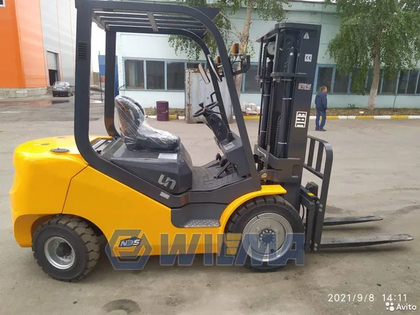 Вилочный погрузчик UN Forklifts FD35T