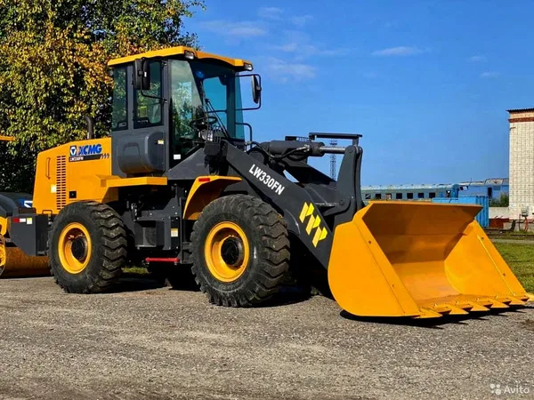 Фронтальный погрузчик XCMG LW330FN