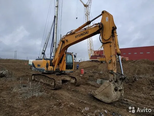 Гусеничный экскаватор Hyundai R210NLC 9