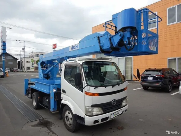 Автовышка Hino Dutro с АГП Aichi 22 метра