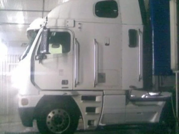 Седельный тягач Freightliner Argosy