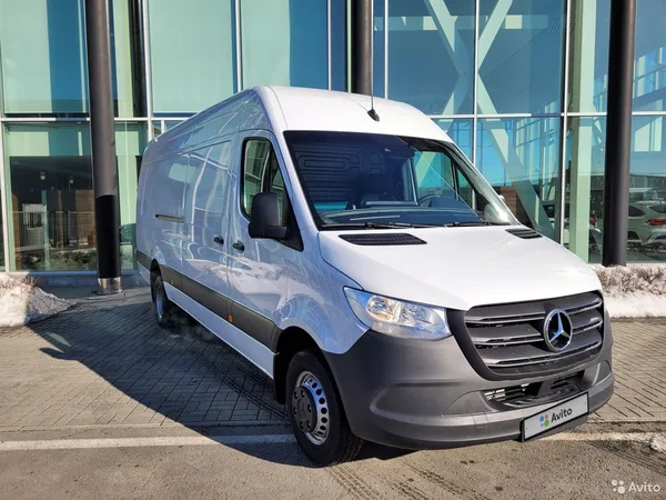 Цельнометаллический фургон Mercedes-Benz Sprinter