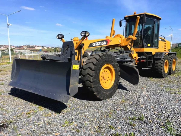 Автогрейдер XCMG GR215A