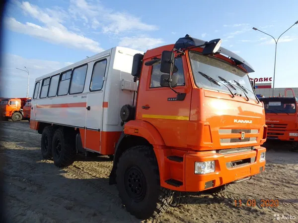 Вахтовый автобус НефАЗ 4208