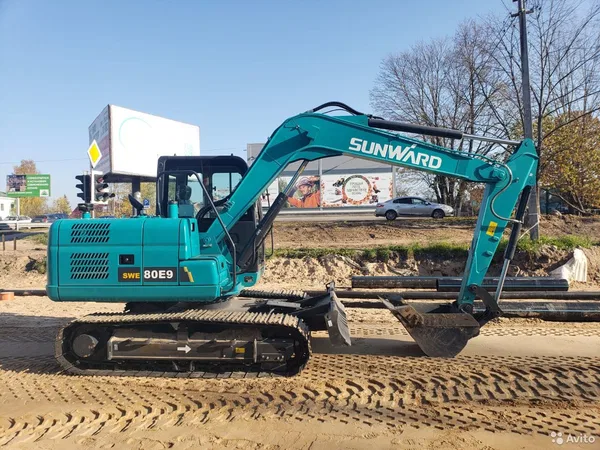Мини-экскаватор Sunward SWE 80E9