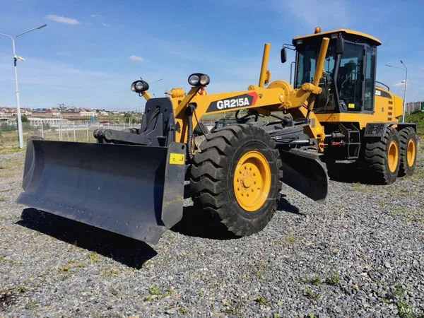 Автогрейдер XCMG GR215A