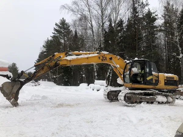 Гусеничный экскаватор JCB JS 220SC