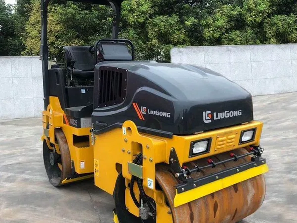 Тротуарный каток LiuGong CLG6032E