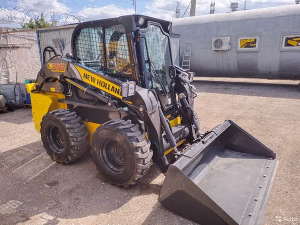 Мини-погрузчик New Holland L318