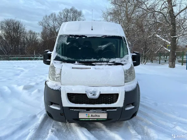 Цельнометаллический фургон Peugeot Boxer
