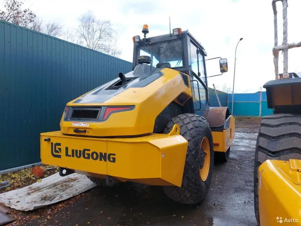 Грунтовый каток LiuGong CLG6612E