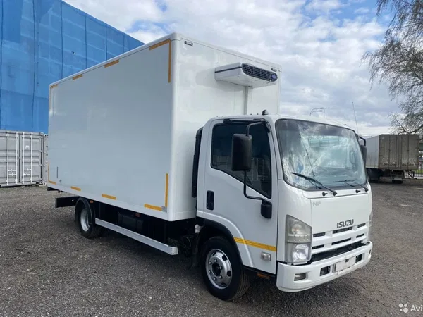 Рефрижераторный фургон Isuzu NMR 85
